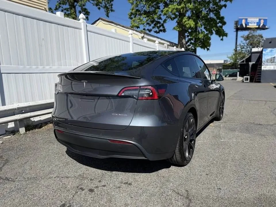 2022 Tesla Model Y Performance - Image 7 of 14
