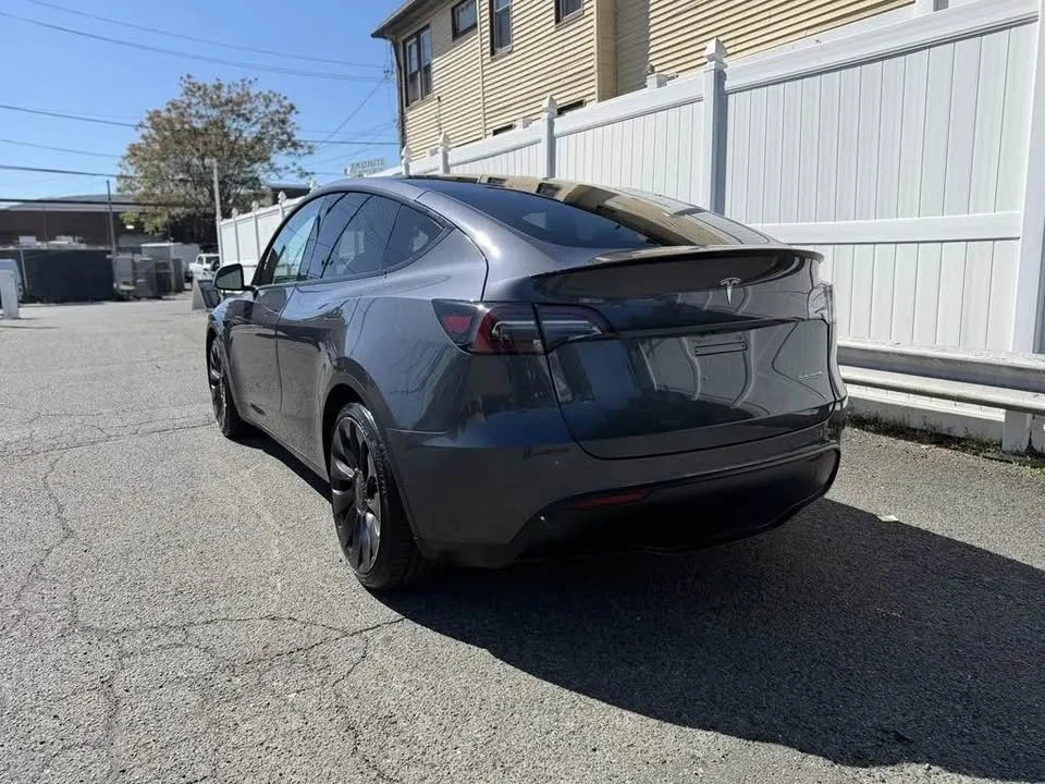 2022 Tesla Model Y Performance - Image 5 of 14