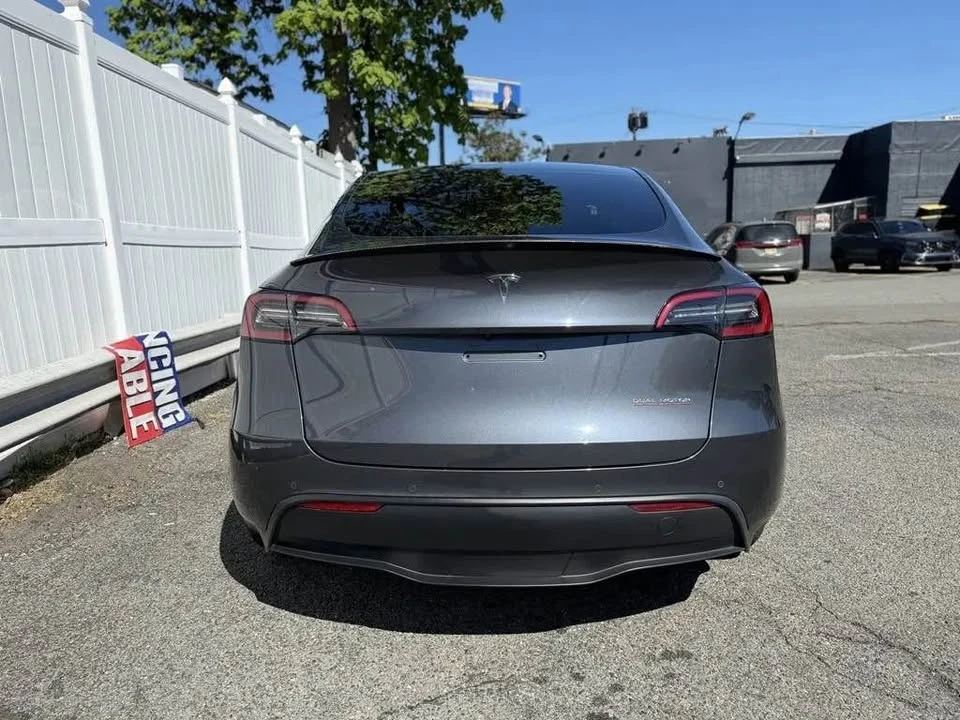 2022 Tesla Model Y Performance - Image 6 of 14