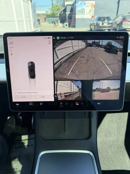 2022 Tesla Model Y Performance - Image 12 of 14