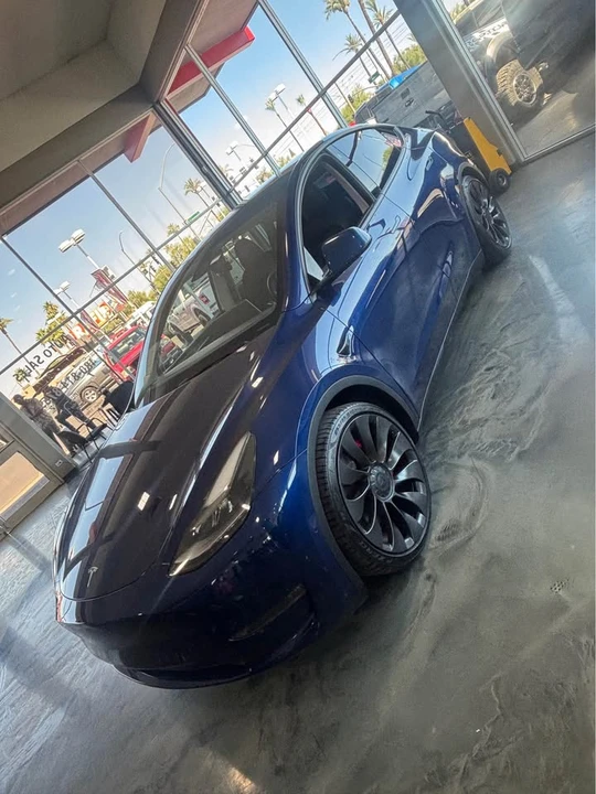 2022 Tesla Model Y Performance - Image 2 of 9
