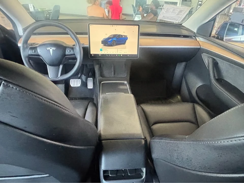 2022 Tesla Model Y Performance - Image 5 of 9