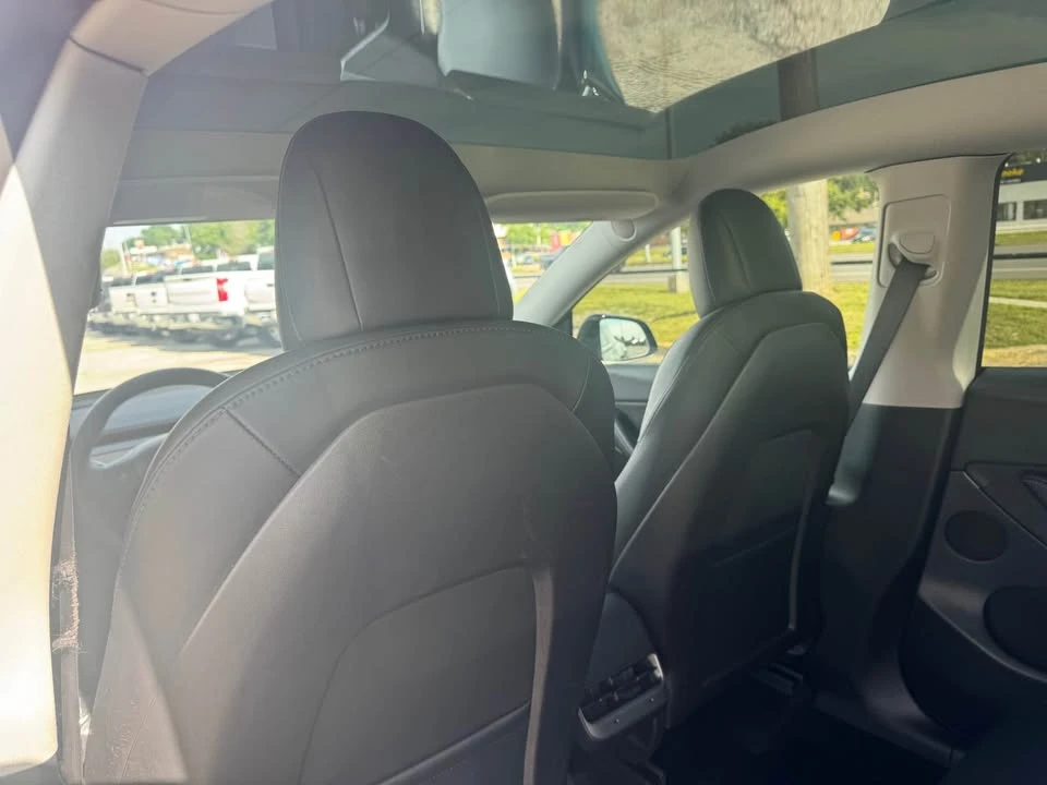2022 Tesla Model Y Performance - Image 11 of 20