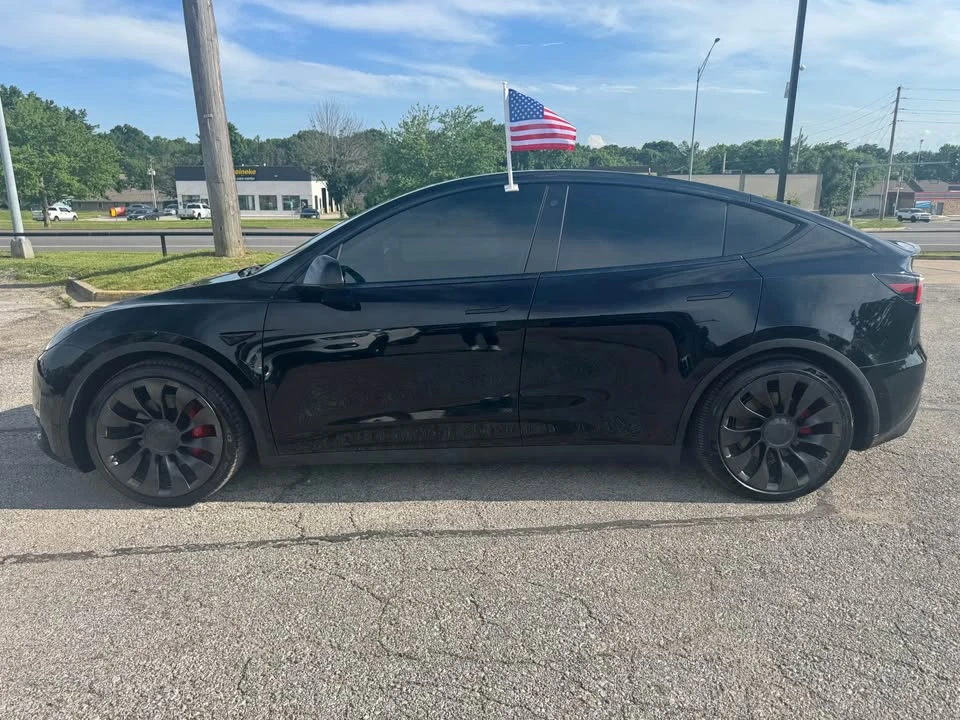 2022 Tesla Model Y Performance - Image 7 of 20