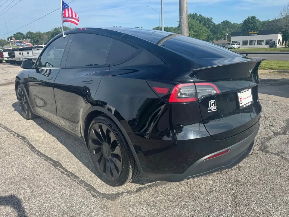 2022 Tesla Model Y Performance - Image 6 of 20