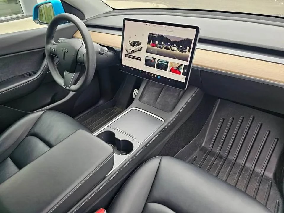 2022 Tesla Model Y Performance - Image 4 of 5