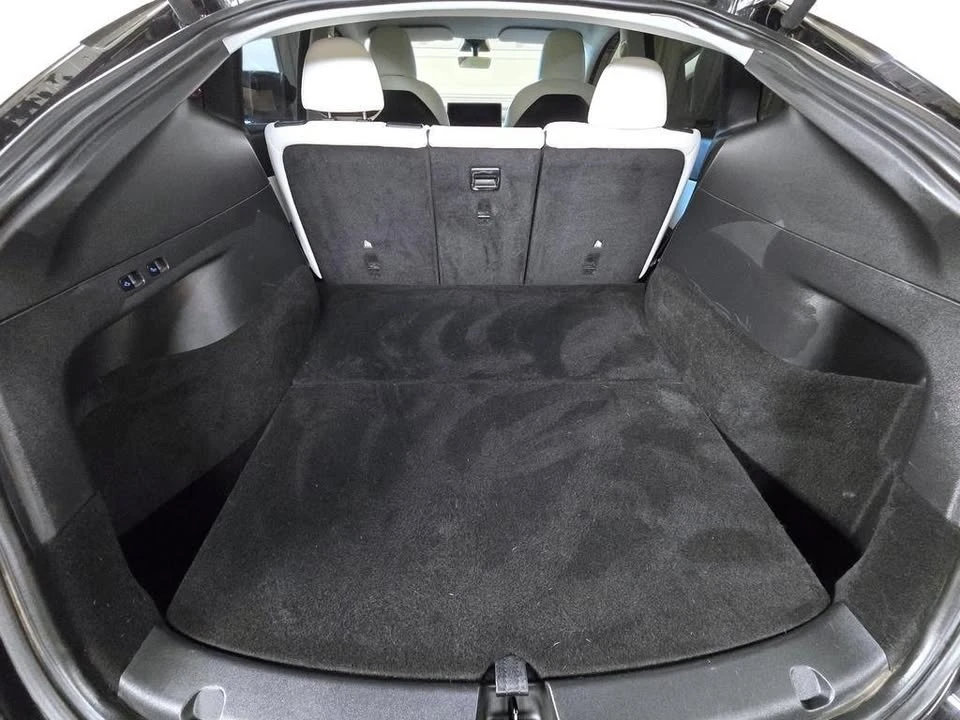 2022 Tesla Model Y Performance - Image 9 of 20