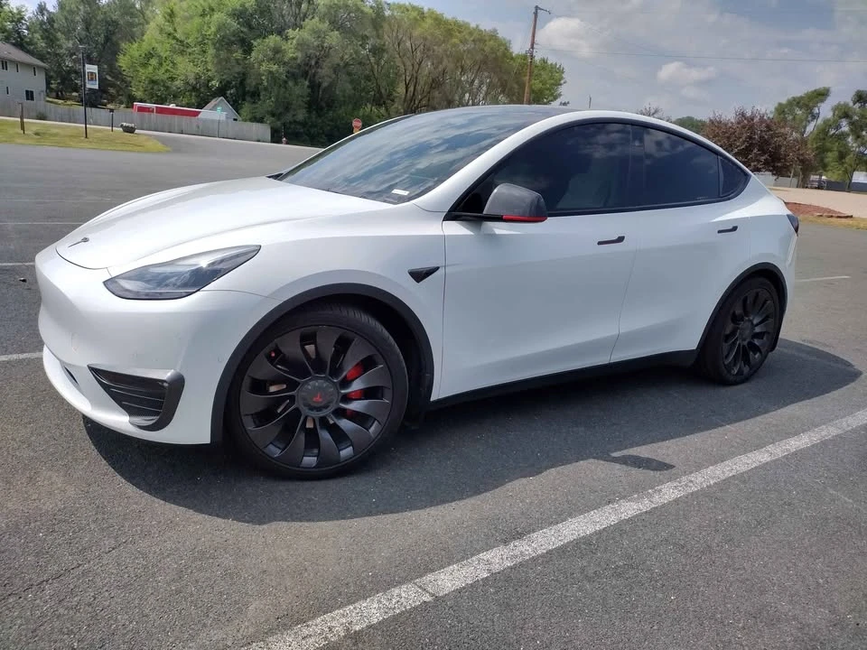 2022 Tesla Model Y Performance - Image 15 of 20