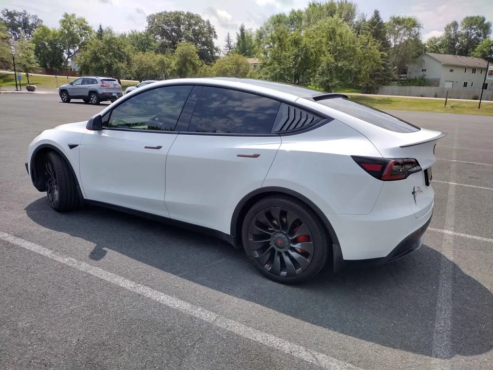 2022 Tesla Model Y Performance - Image 12 of 20