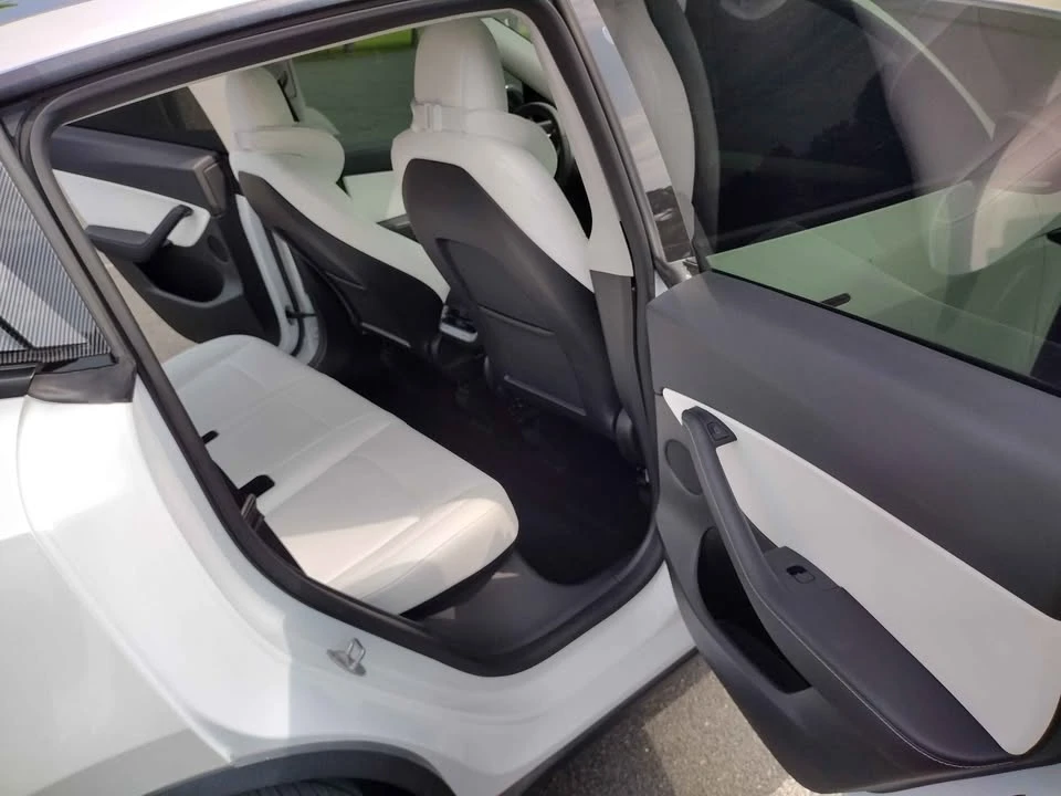 2022 Tesla Model Y Performance - Image 16 of 20
