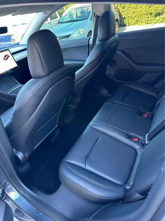 2022 Tesla Model Y Performance - Image 14 of 18