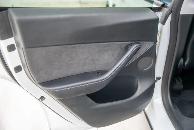 2022 Tesla Model Y Performance - Image 18 of 21