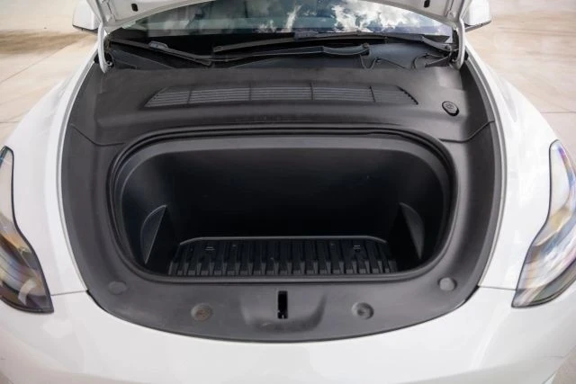 2022 Tesla Model Y Performance - Image 20 of 21