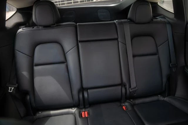 2022 Tesla Model Y Performance - Image 17 of 21