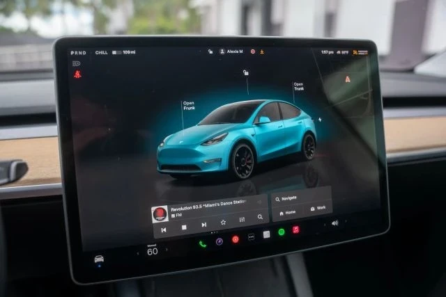2022 Tesla Model Y Performance - Image 12 of 21