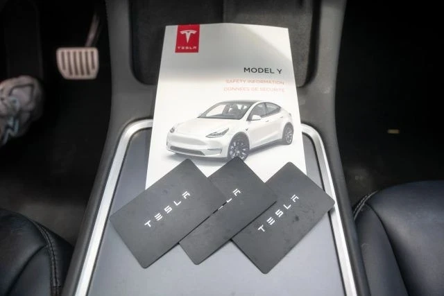 2022 Tesla Model Y Performance - Image 15 of 21