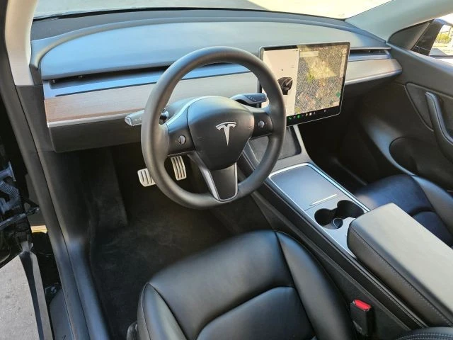 2022 Tesla Model Y Performance - Image 16 of 21