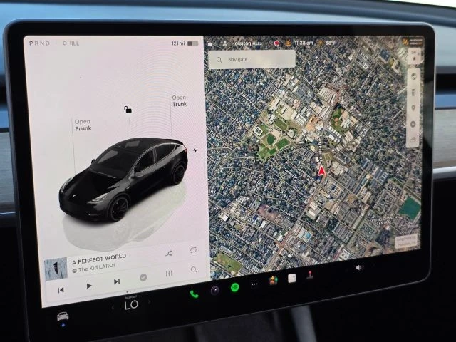 2022 Tesla Model Y Performance - Image 18 of 21
