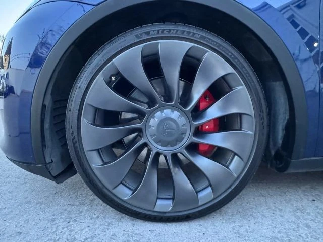 2022 Tesla Model Y Performance - Image 19 of 21