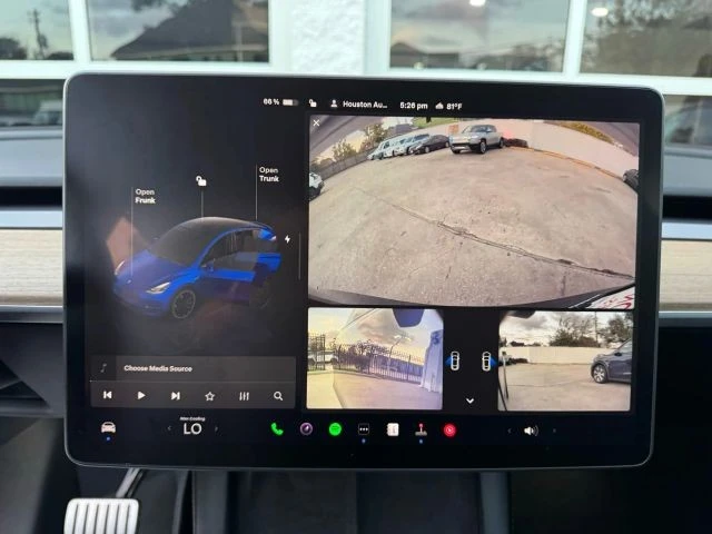 2022 Tesla Model Y Performance - Image 6 of 21