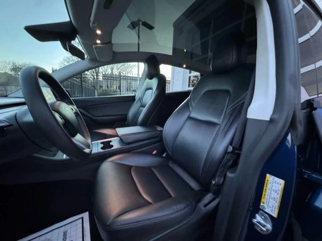 2022 Tesla Model Y Performance - Image 9 of 21