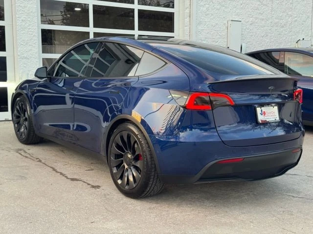 2022 Tesla Model Y Performance - Image 16 of 21