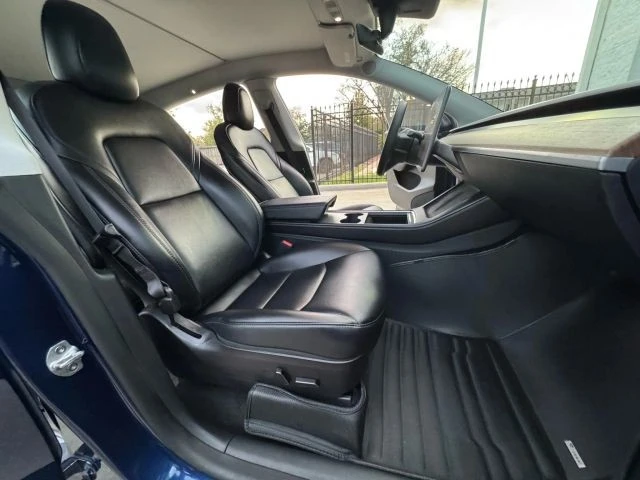 2022 Tesla Model Y Performance - Image 12 of 21