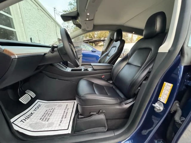 2022 Tesla Model Y Performance - Image 9 of 21