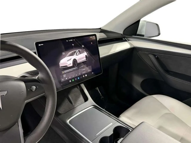 2022 Tesla Model Y Performance - Image 10 of 12