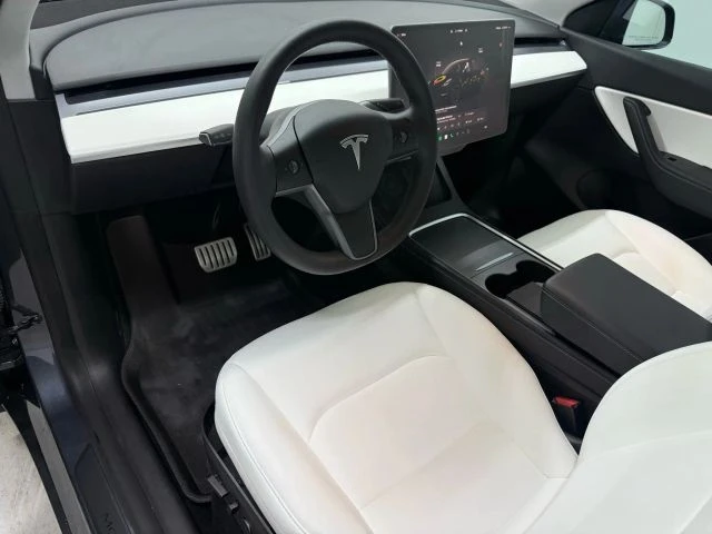 2022 Tesla Model Y Performance - Image 10 of 12