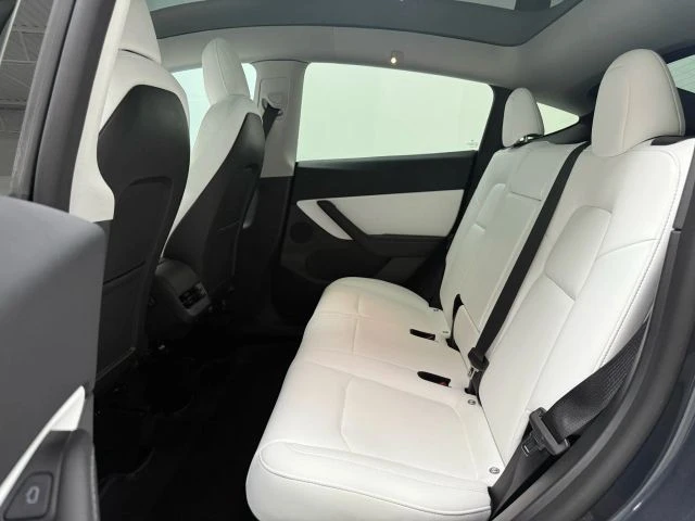 2022 Tesla Model Y Performance - Image 18 of 21