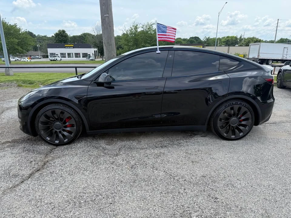 2022 Tesla Model Y Performance - Image 7 of 20