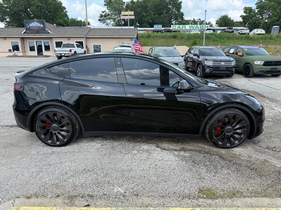 2022 Tesla Model Y Performance - Image 2 of 20
