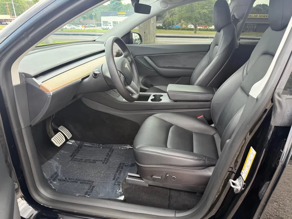 2022 Tesla Model Y Performance - Image 13 of 20