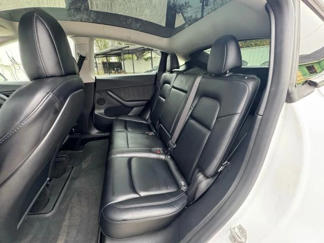 2022 Tesla Model Y Performance - Image 15 of 21
