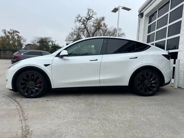 2022 Tesla Model Y Performance - Image 19 of 21
