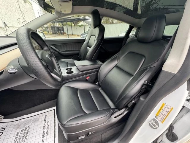 2022 Tesla Model Y Performance - Image 9 of 21