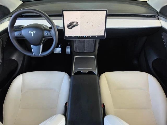 2022 Tesla Model Y Performance - Image 14 of 21