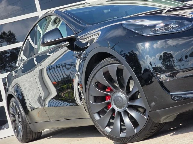 2022 Tesla Model Y Performance - Image 12 of 21