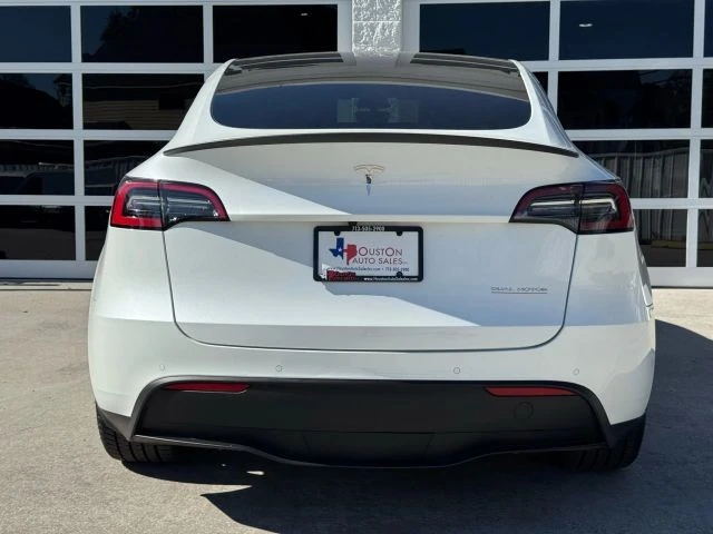 2022 Tesla Model Y Performance - Image 13 of 21