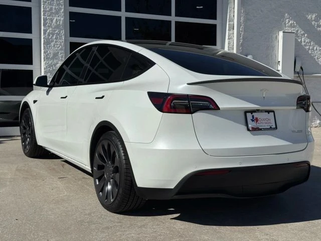 2022 Tesla Model Y Performance - Image 10 of 21
