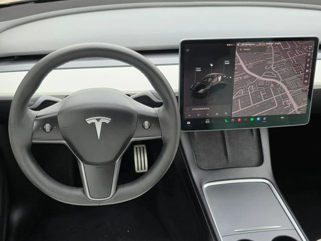 2022 Tesla Model Y Performance - Image 16 of 21