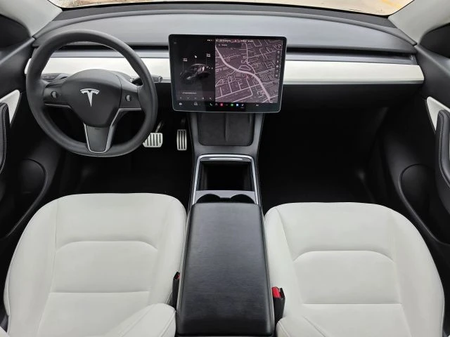 2022 Tesla Model Y Performance - Image 15 of 21