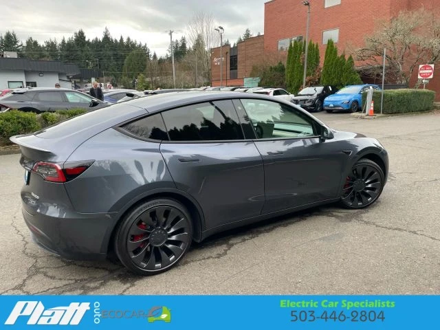 2022 Tesla Model Y Performance - Image 14 of 21