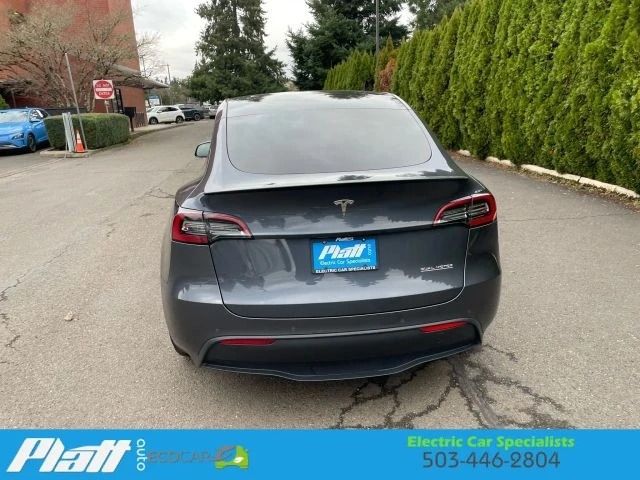 2022 Tesla Model Y Performance - Image 11 of 21