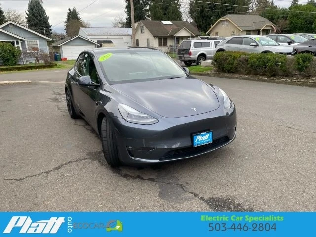 2022 Tesla Model Y Performance - Image 17 of 21