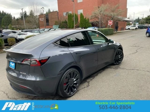2022 Tesla Model Y Performance - Image 13 of 21