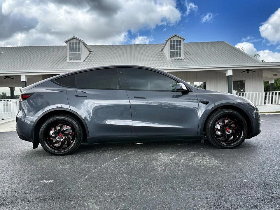 2022 Tesla Model Y - Image 7 of 12