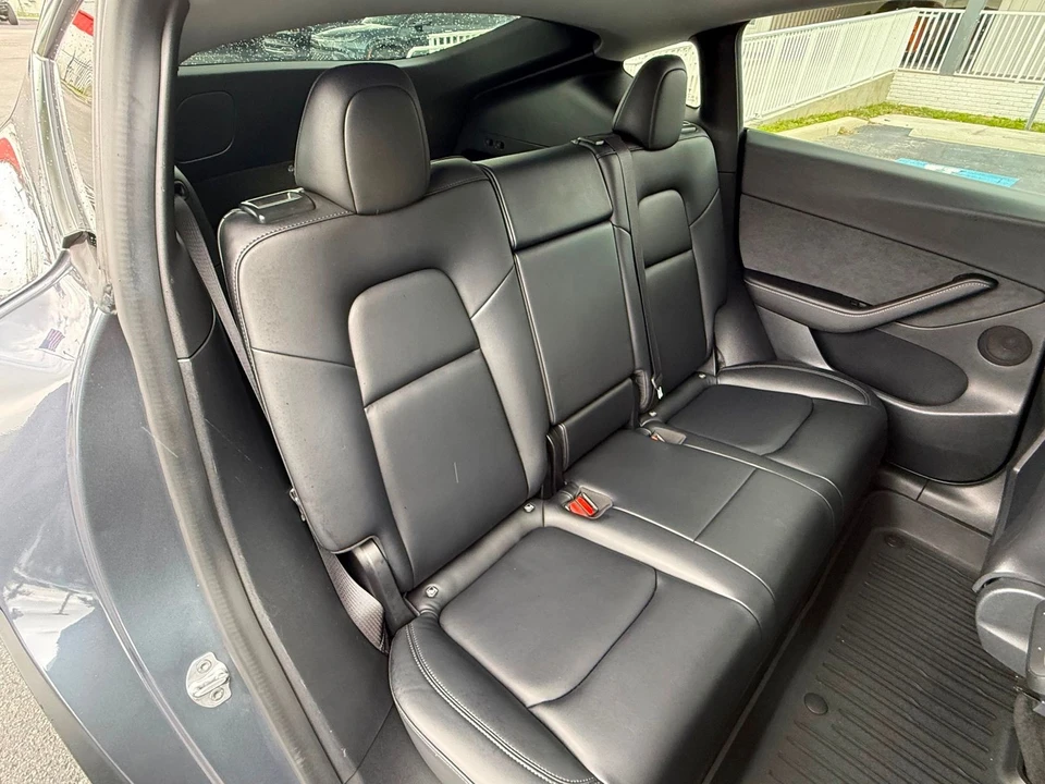 2022 Tesla Model Y - Image 8 of 12