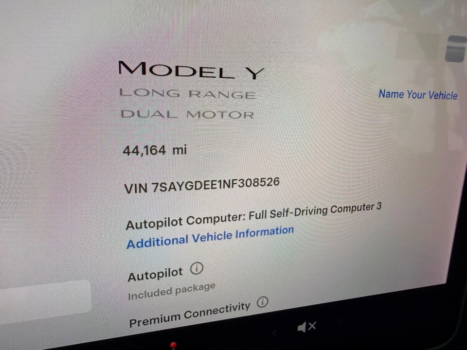 2022 Tesla Model Y - Image 4 of 12